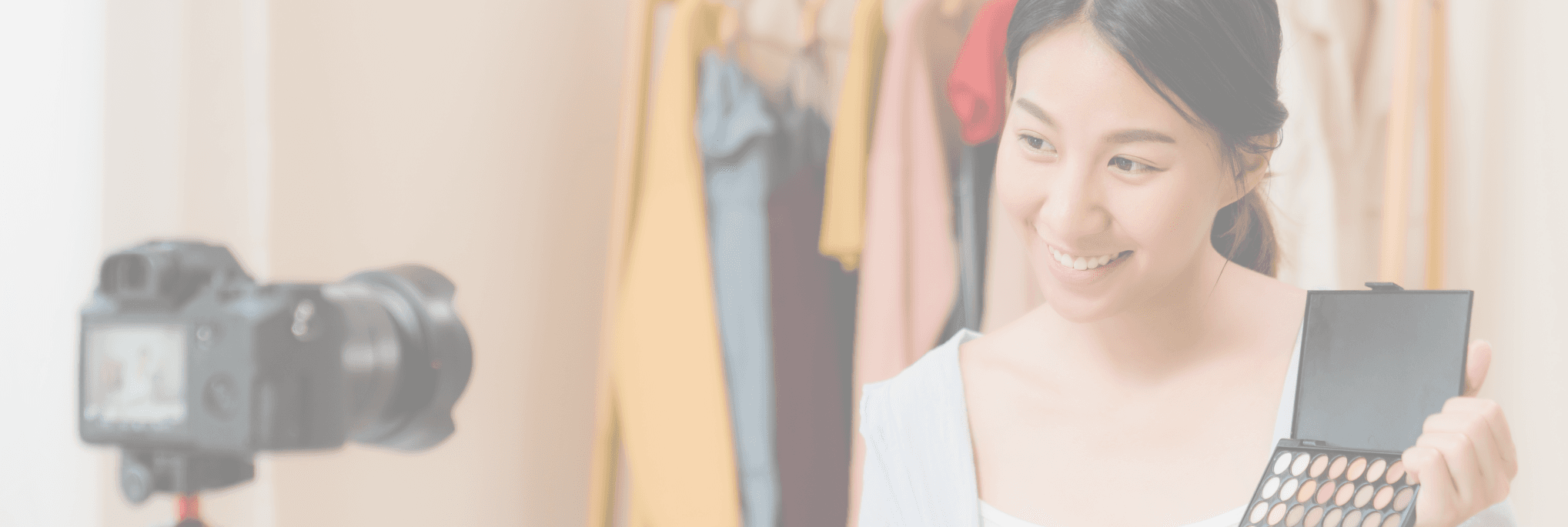 Live Shopping in Indian Market Banner