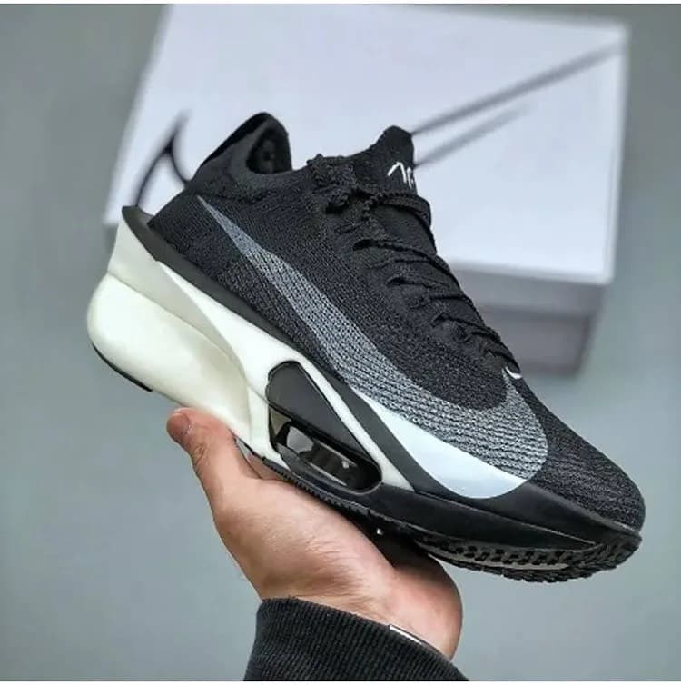 Sneakers & Sports Shoes